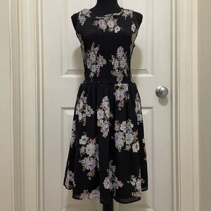 LOFT Sleeveless Fit & Flare Dress Knee Length Sz 8 Smocked Bodice Floral Cottage